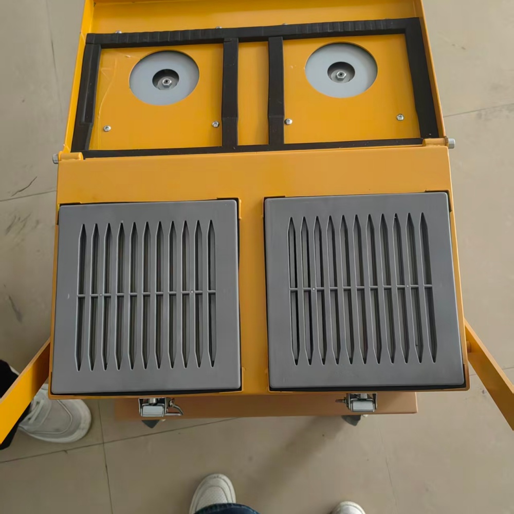 Dual motor vacuum cleaner - Image 7